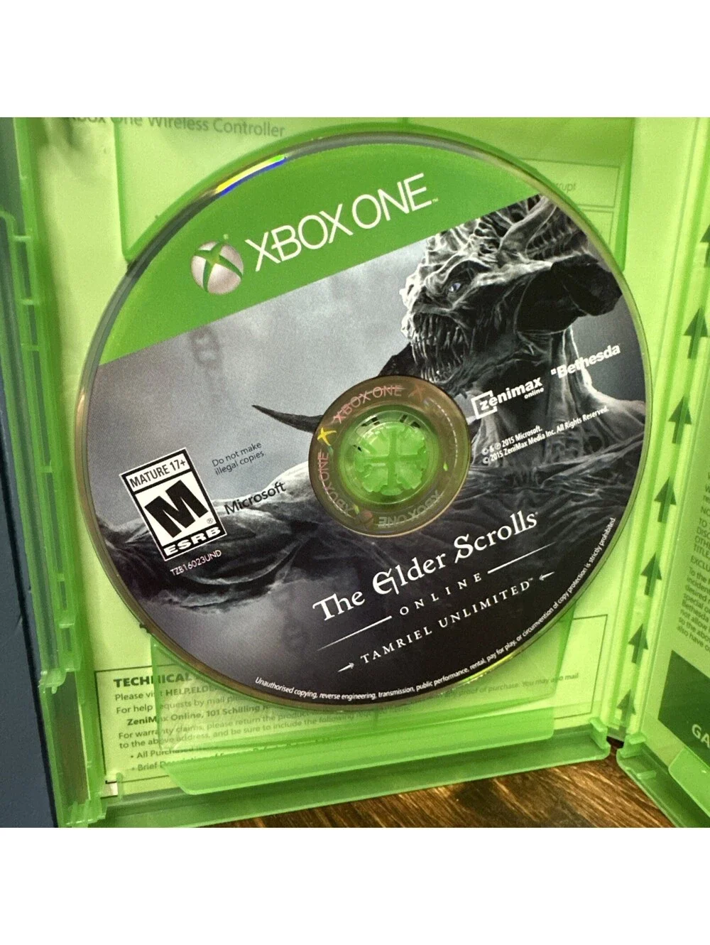 The Elder Scrolls Online: Tamriel Unlimited (Xbox One) COMPLETE CIB
